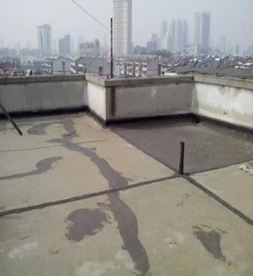 赣州漏水维修 楼顶漏水是什么原因，楼顶漏水维修方法是什么?